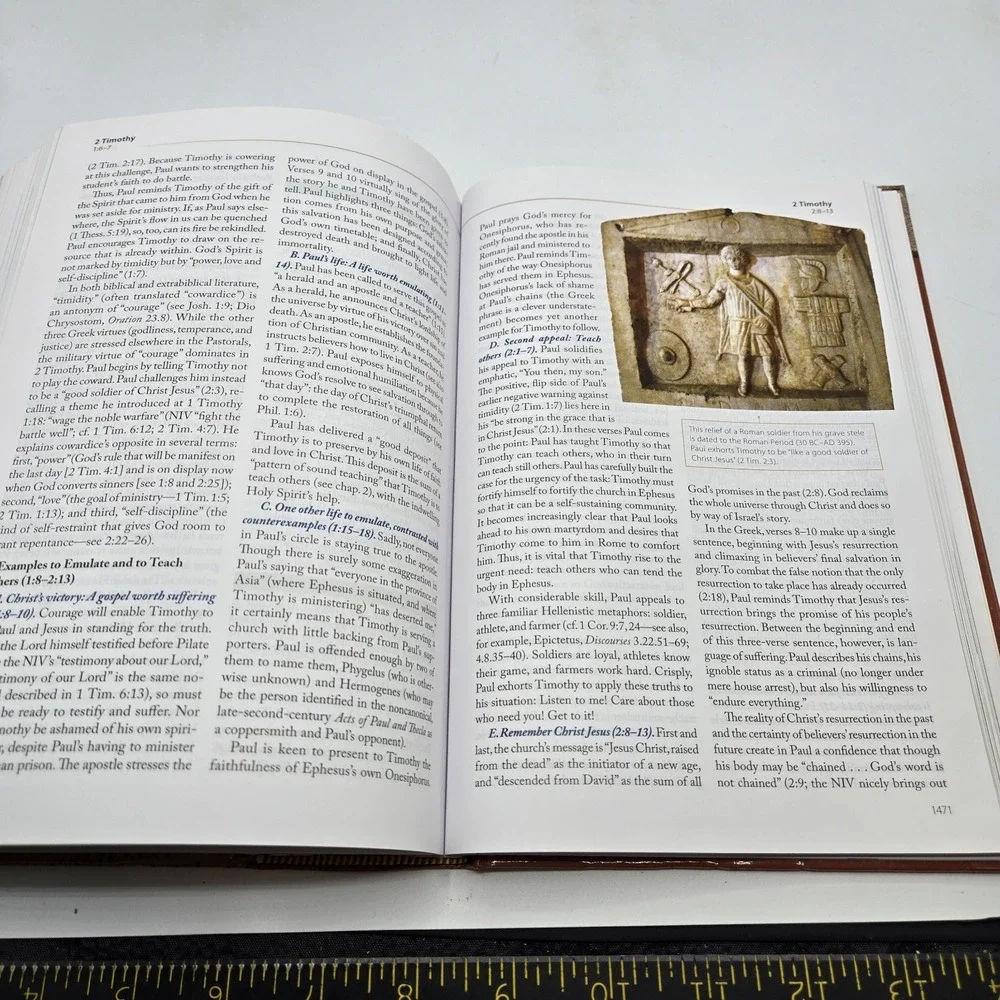 THE BAKER ILLUSTRATED BIBLE COMMENTARY By Gary M. Burge & Andrew E. Hill VG